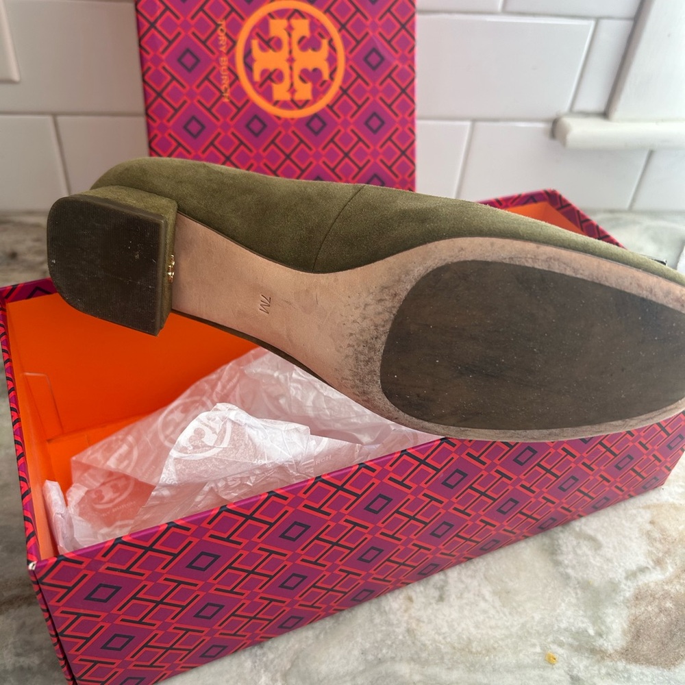 EUC Tory Burch Gigi Pump-Suede - Picture 3 of 3